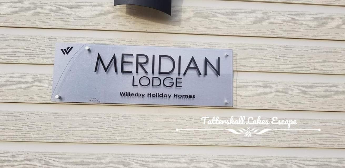 Meridian Tattershall Lakes Escape - Lakeside Lodge Caravan With A Fishing Peg Luxury Hot Tub Exterior photo